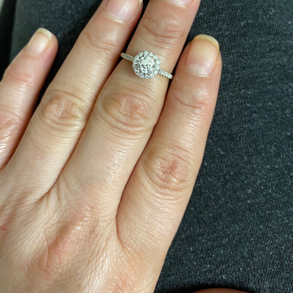 engagement ring - Picture 2 of 6